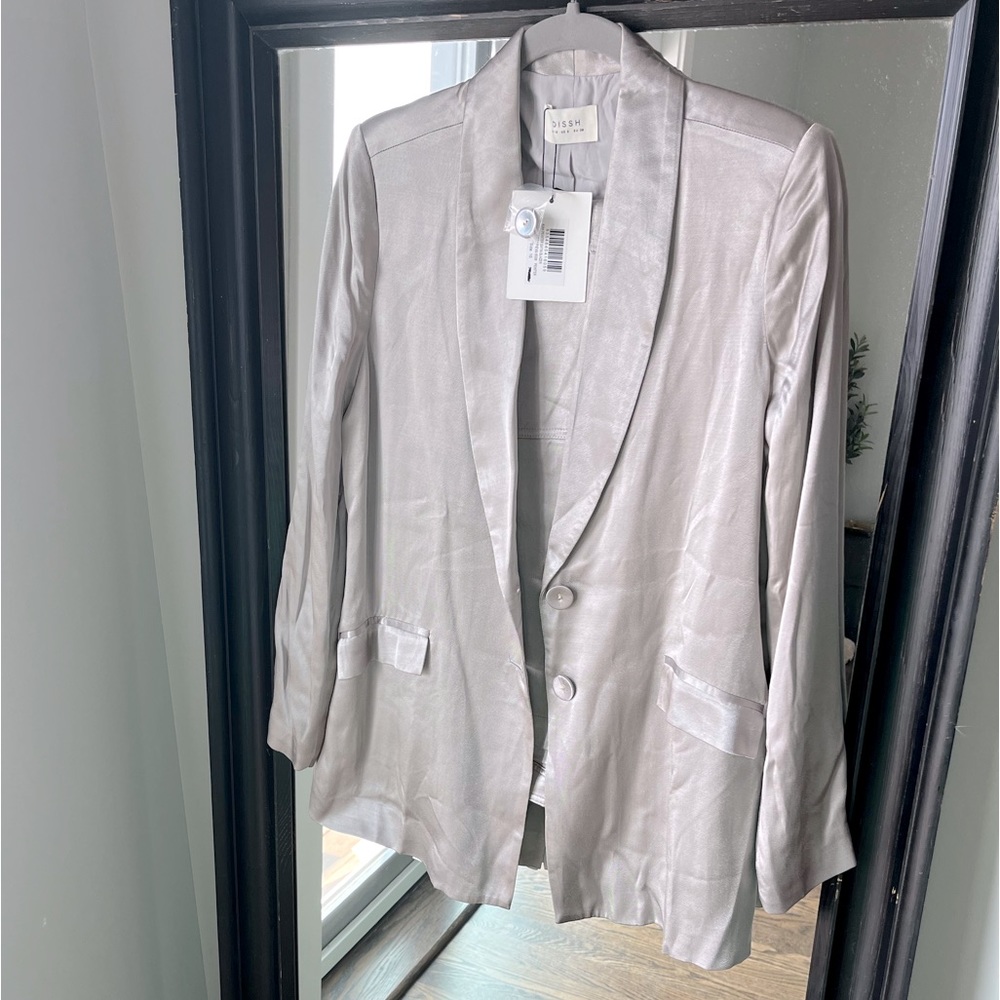 DISSH *NWT* Satin Blazer in Champagne Size US 6!